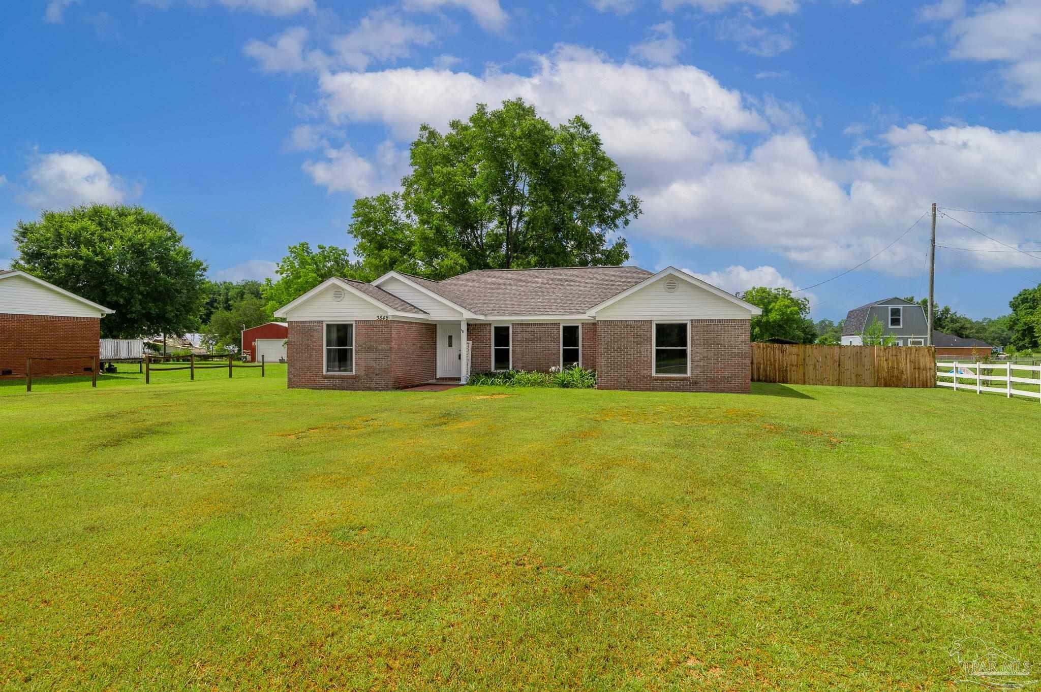 Property Photo: 3849 Luther Fowler Rd FL 32571