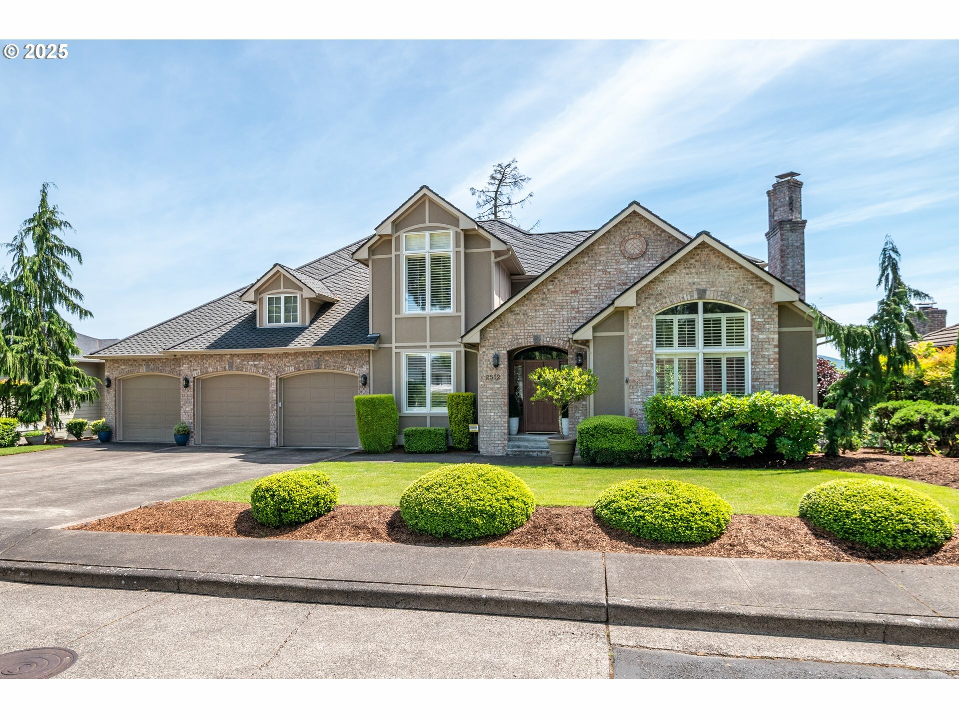 Property Photo: 2512 Peters Dr WA 98632