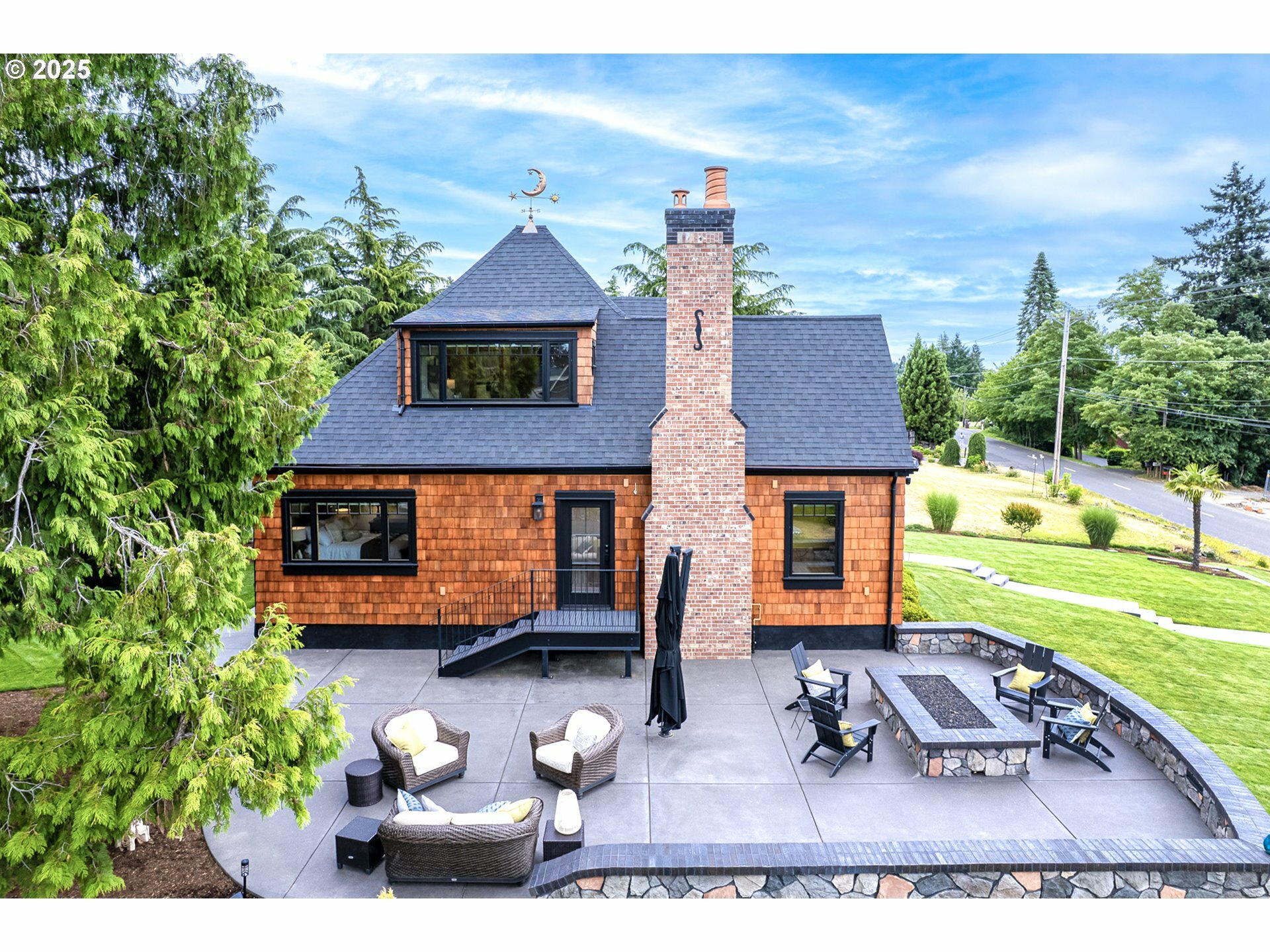 Property Photo: 7506 SE Evergreen Hwy WA 98664