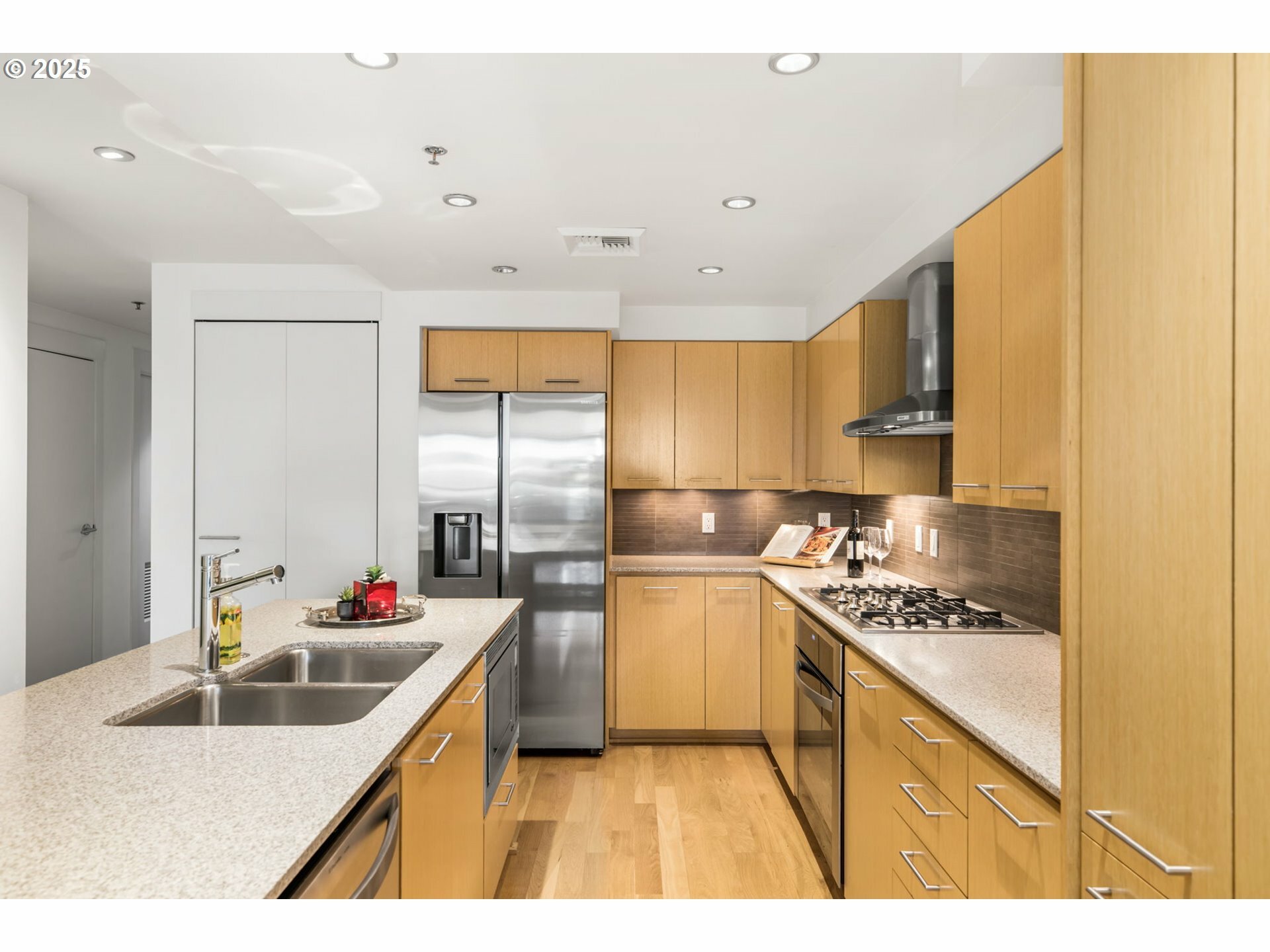 Property Photo: 1310 NW Naito Pkwy 107 OR 97209