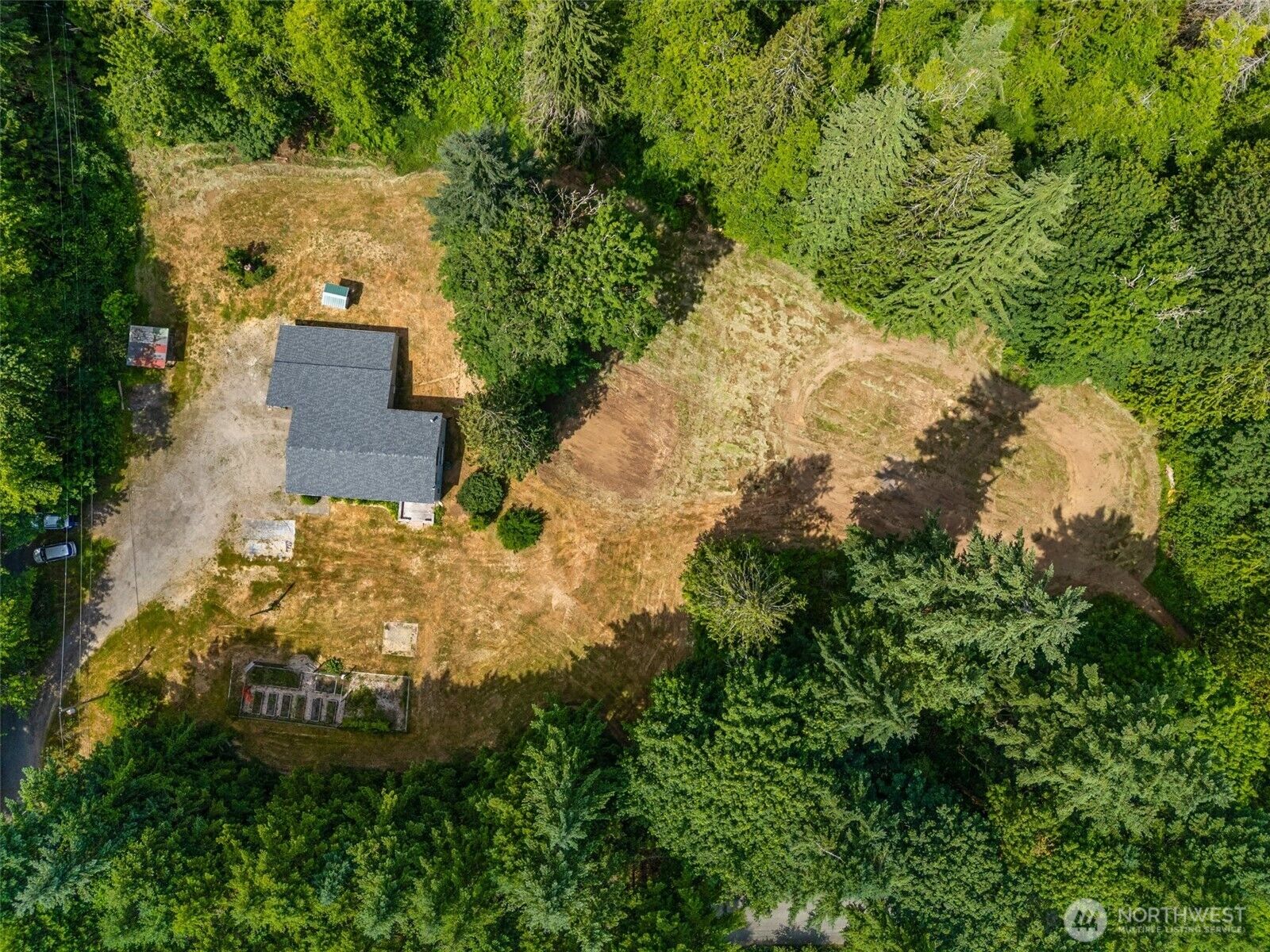 Property Photo: 9747 Brooks Lane SE WA 98501