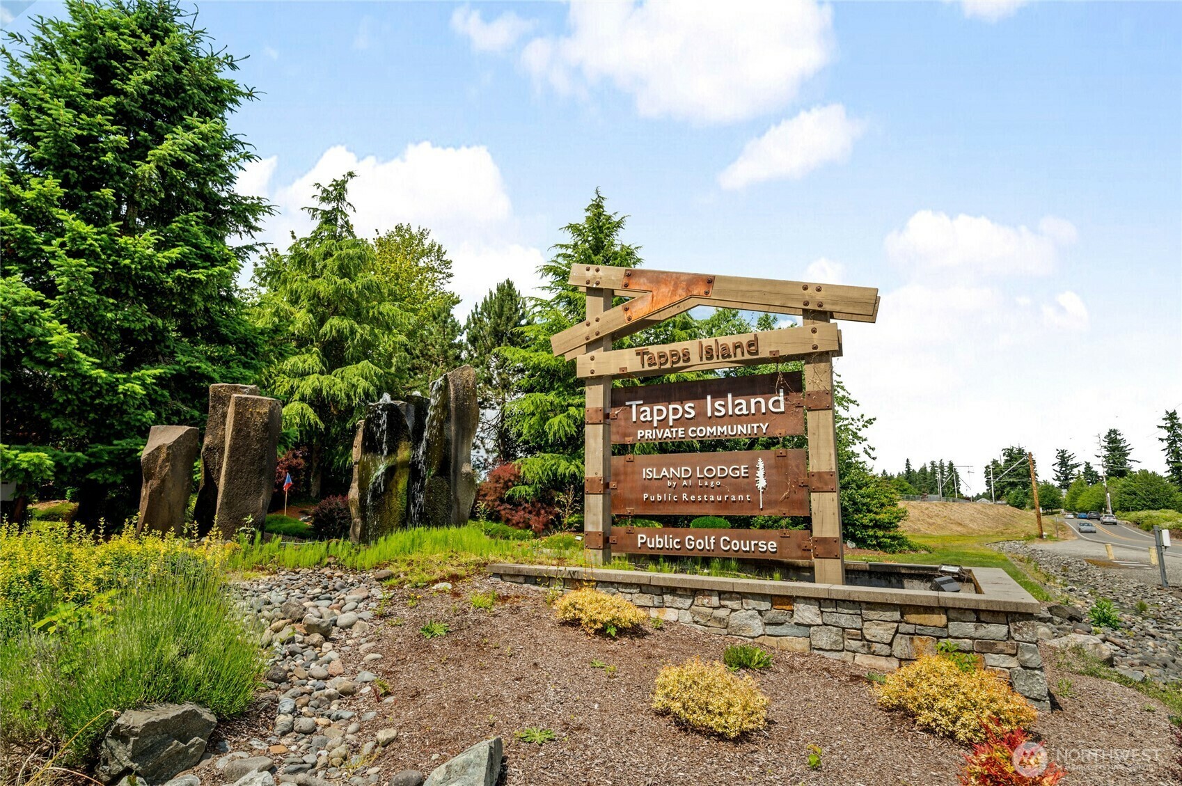 Property Photo: 19724 Island Parkway E WA 98391