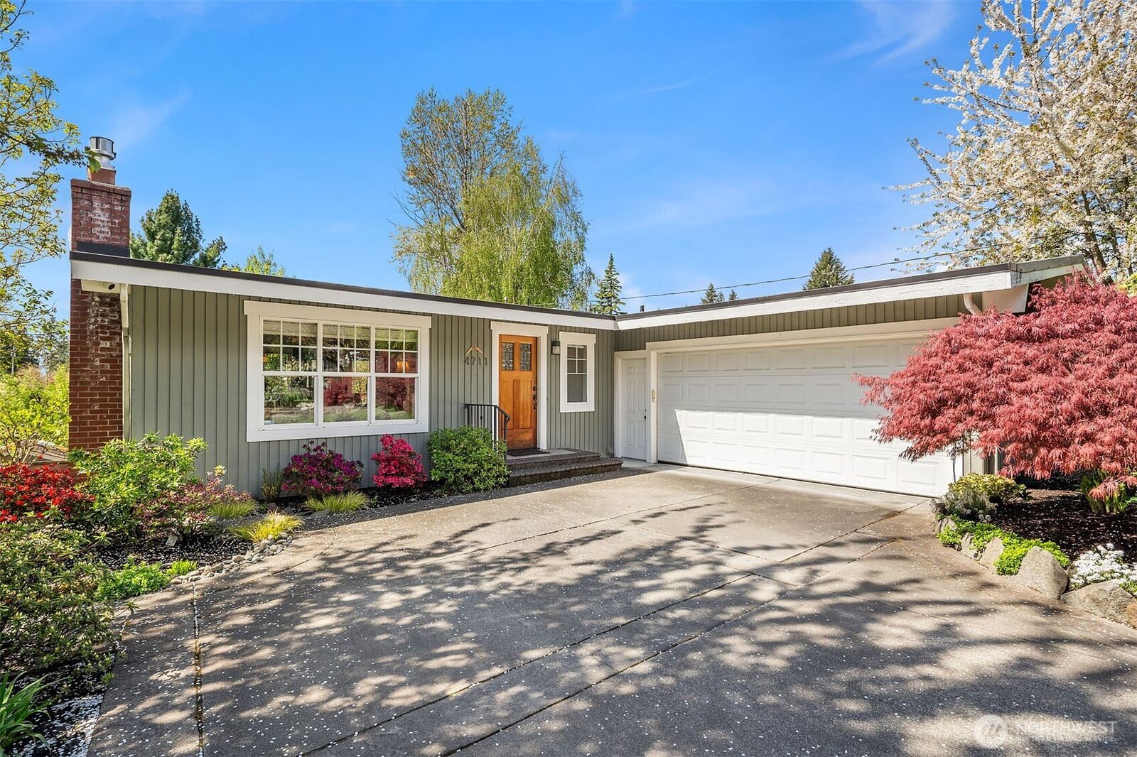 Property Photo: 4711 110th Avenue NE WA 98033