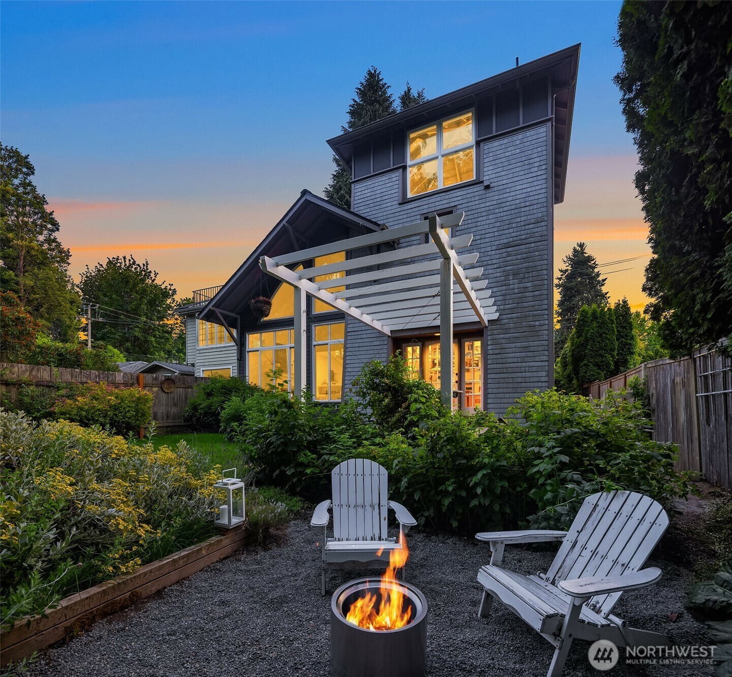 Property Photo: 4512 35th Avenue W WA 98199