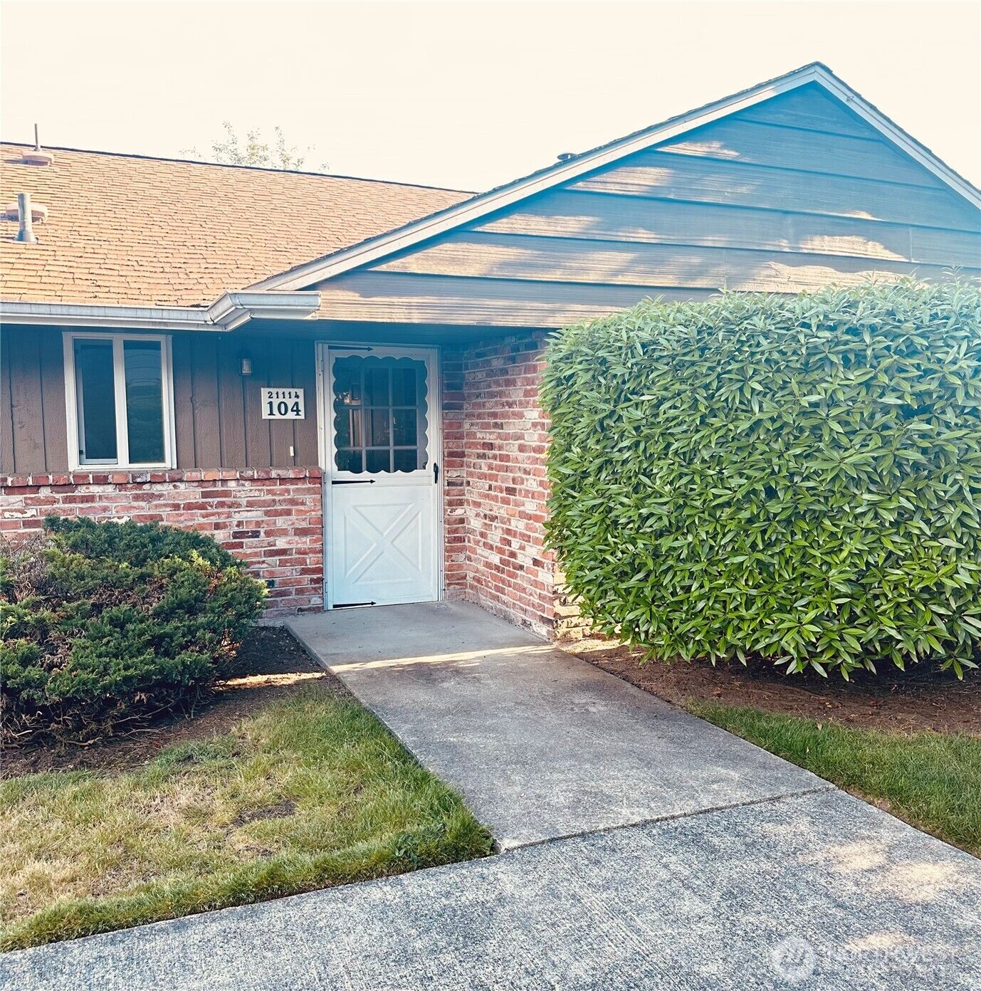 Property Photo:  21114  77th Place W 404  WA 98026 