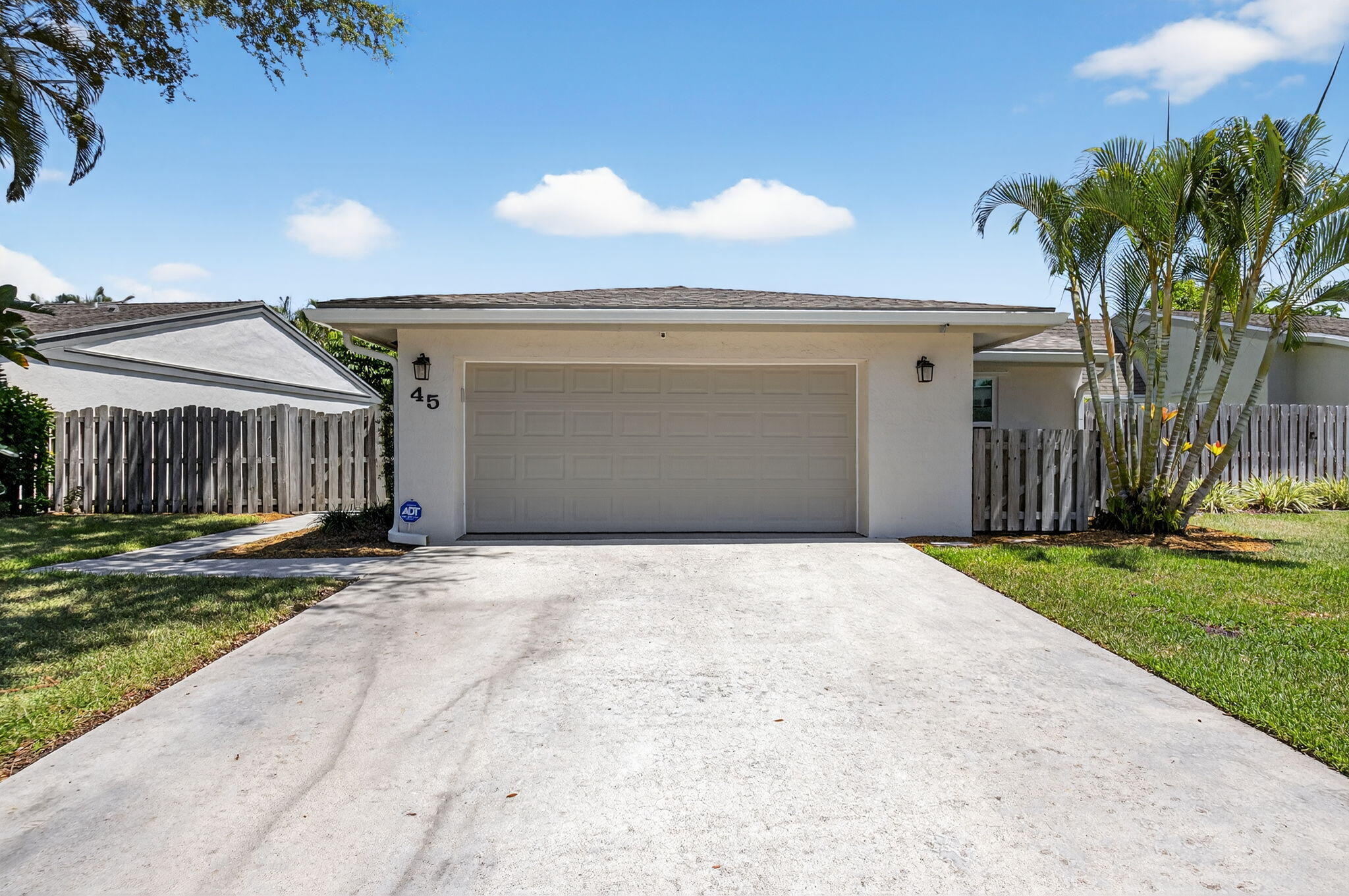 Property Photo: 45 Baytree Circle FL 33436
