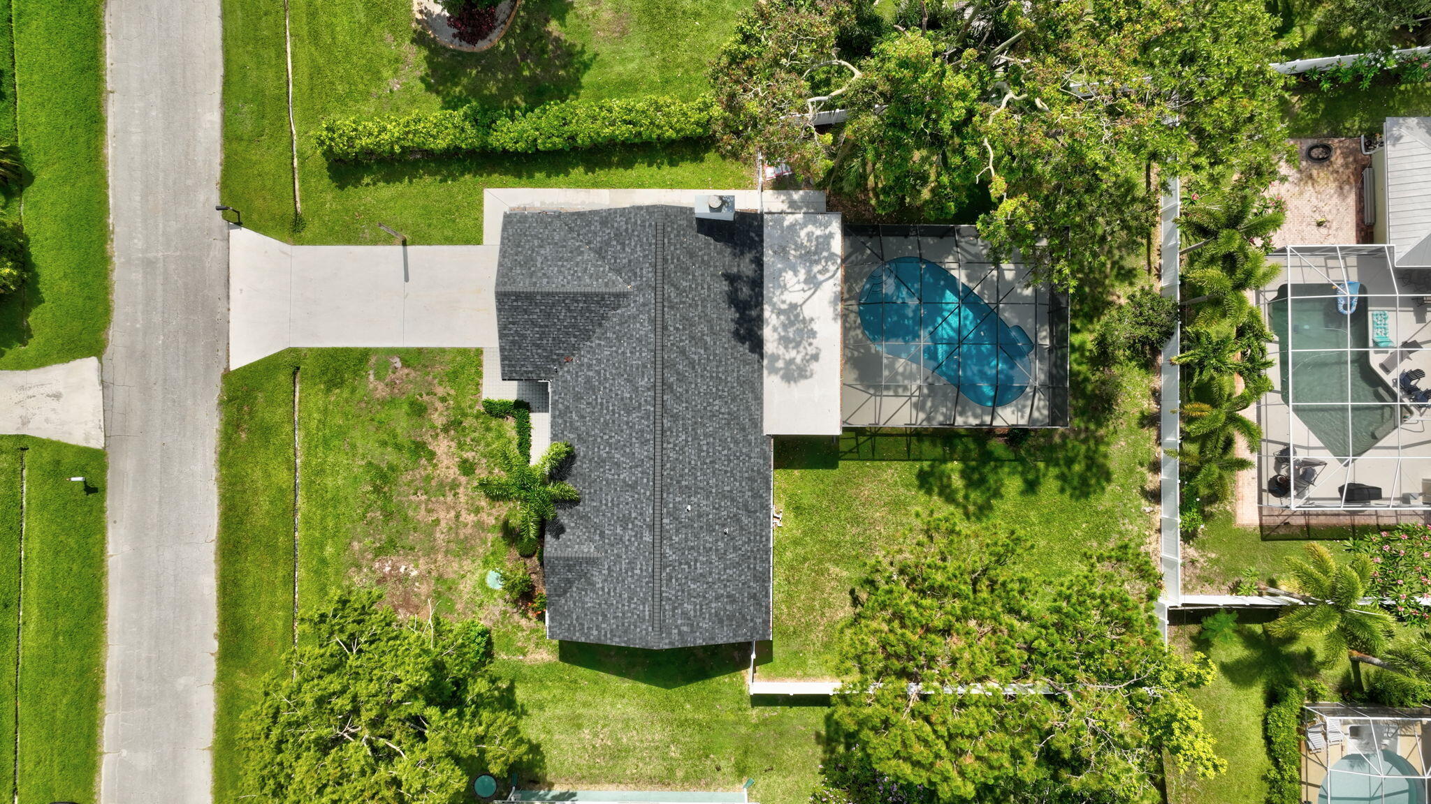 Property Photo:  208 SW Langfield Avenue  FL 34984 
