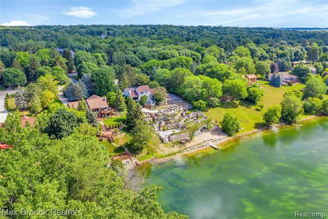 Property Photo: 47149 7 Mile Road MI 48167