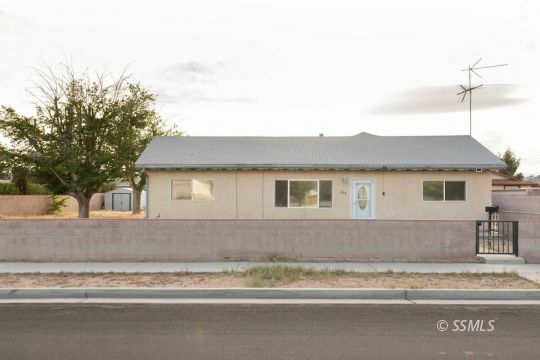 Property Photo:  217 S Silver Ridge St  CA 93555 