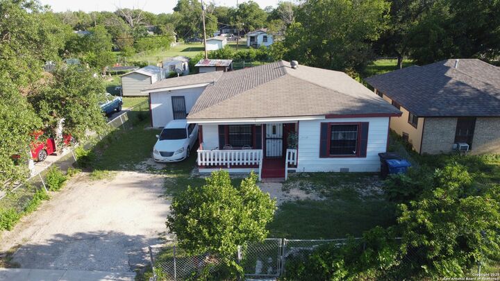 2434 Delgado  San Antonio TX 78228 photo