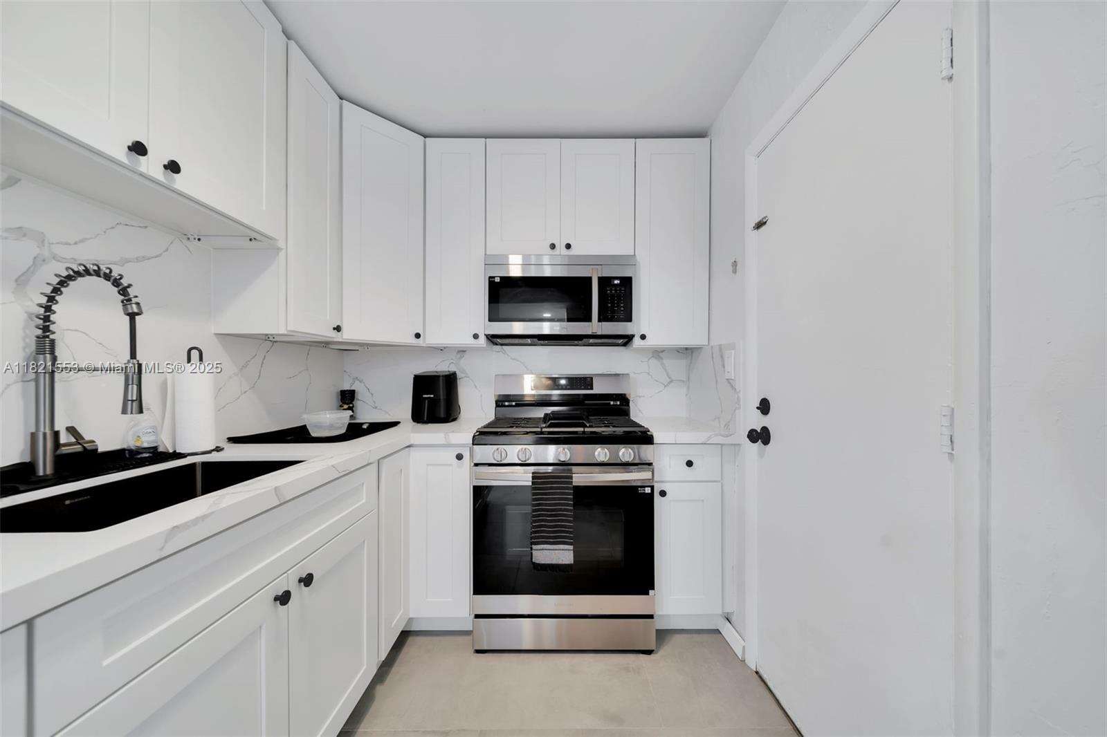 Property Photo: 6900 N Kendall Dr A303 FL 33156