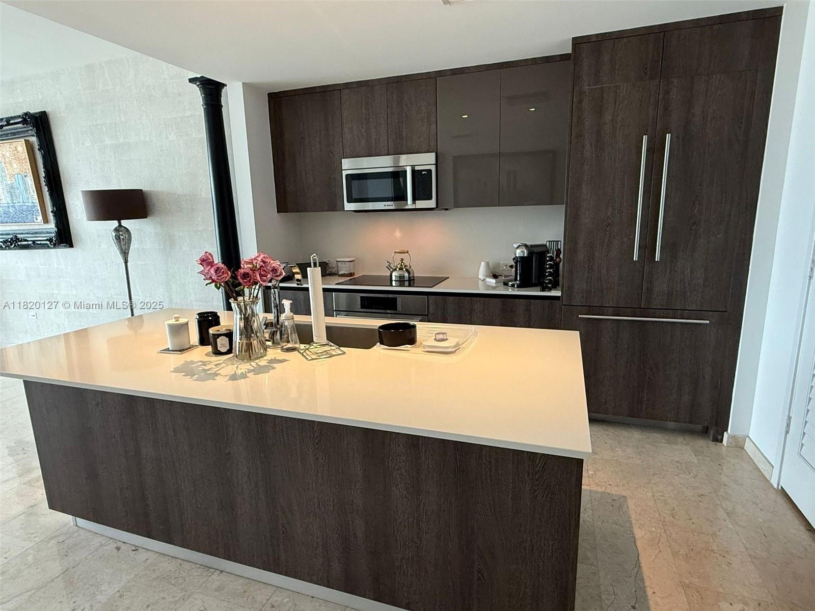 Property Photo: 68 SE 6th St 3606 FL 33131