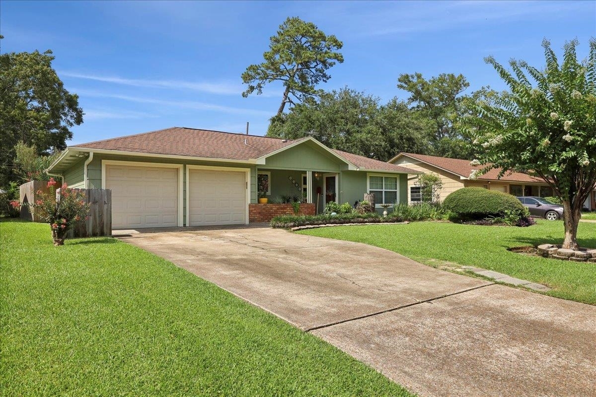 Property Photo:  4720 Ebonwood  TX 77706 
