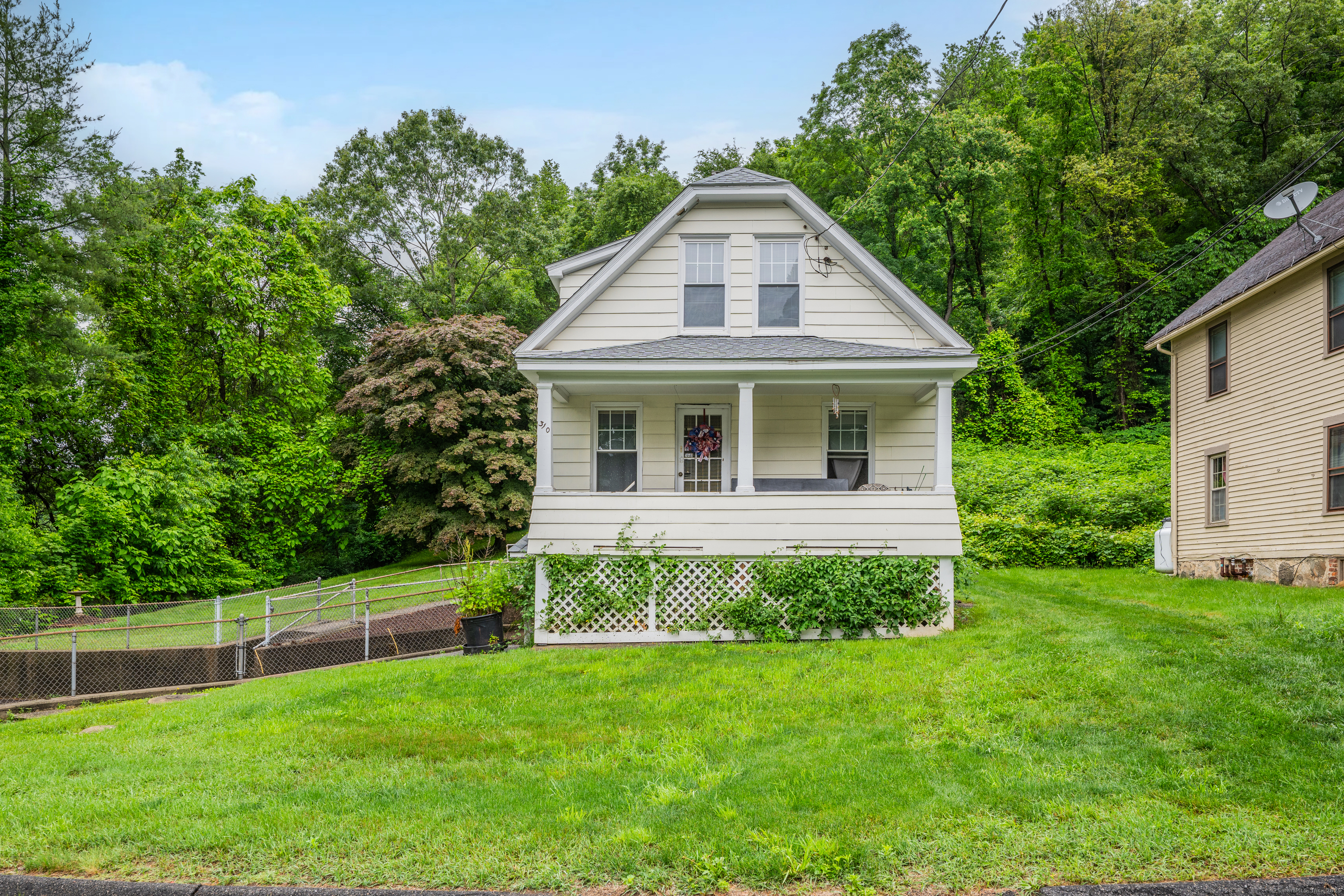 Property Photo: 310 Lakeview Avenue CT 06483
