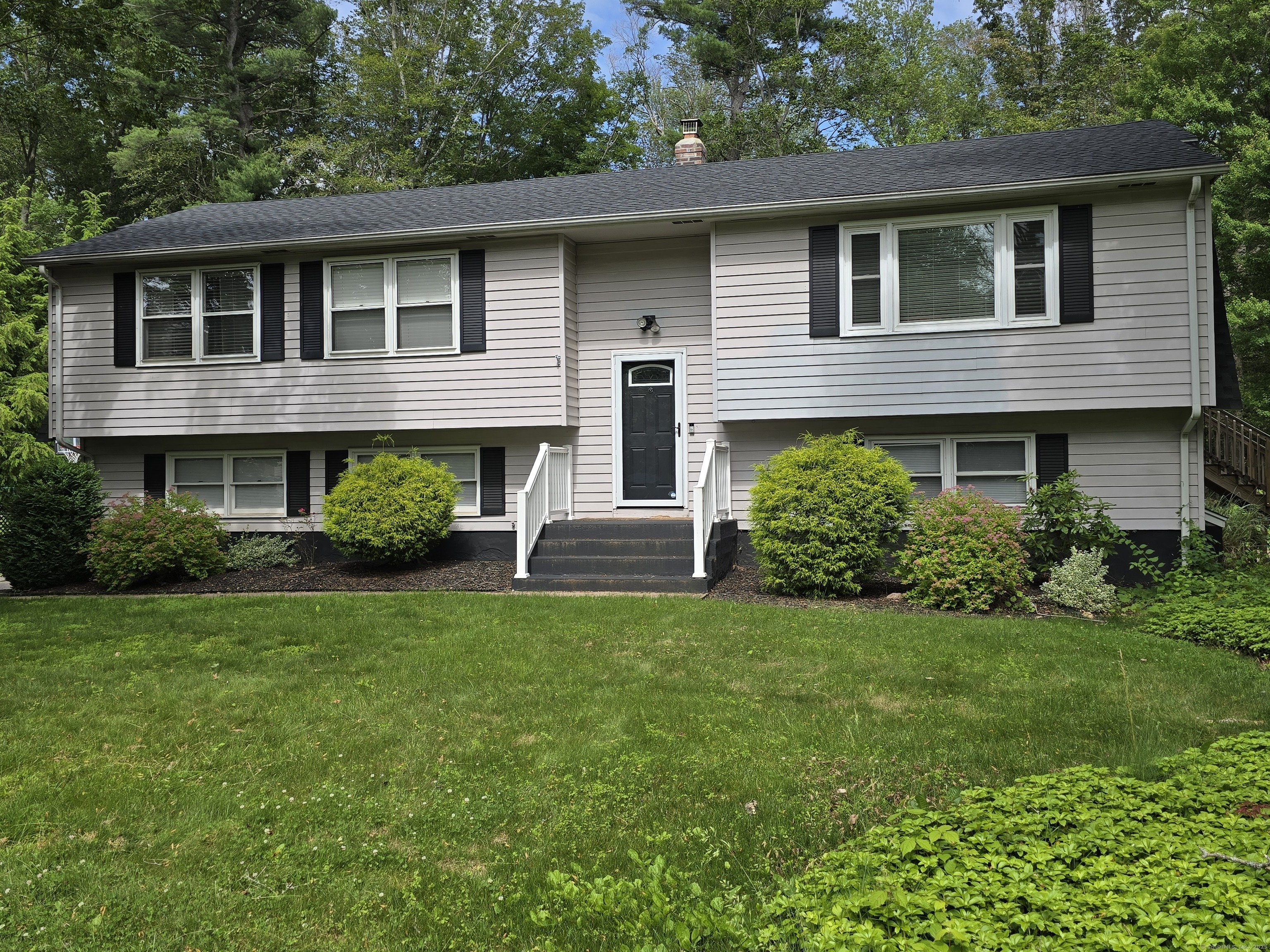 77 Hartz Lane  East Hartford CT 06118 photo