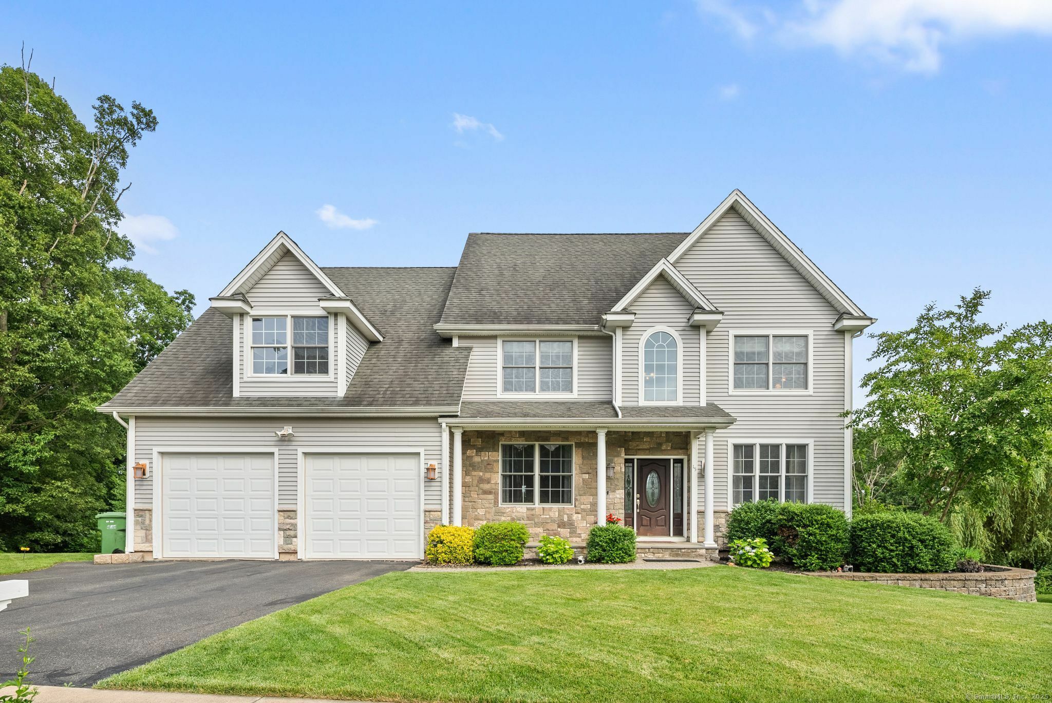 Property Photo:  15 Sovereign Ridge  CT 06416 