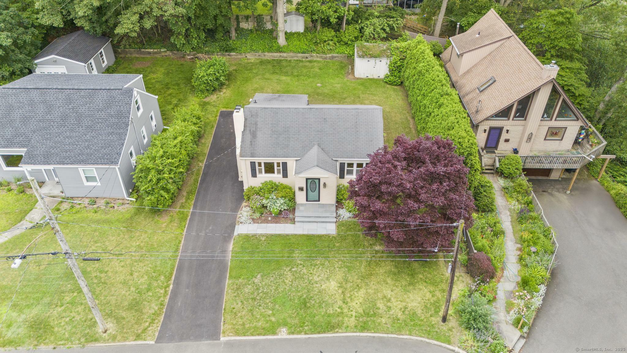 Property Photo: 80 Holly Street CT 06460