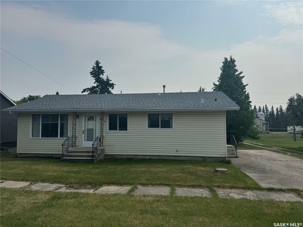 Property Photo: 215 1st Avenue W SK S0J 1A0