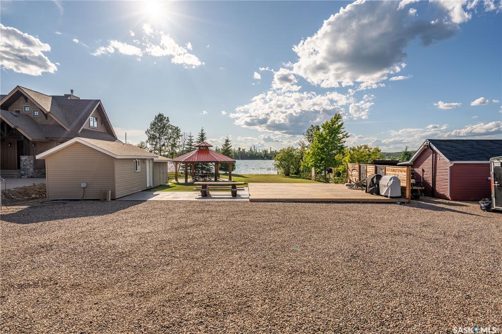 Property Photo:  807 Spruce Street  SK S0M 1A0 