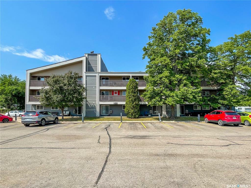 Property Photo: 425 115th Street E 1133 SK S7N 2E5