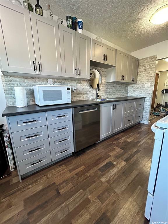 Property Photo: 4505 Rae Street 16 SK S4S 3B2