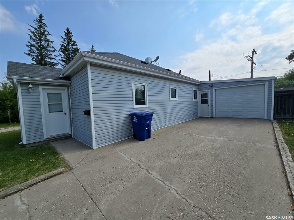 Property Photo: 612 3rd Street SE SK S4H 2E1