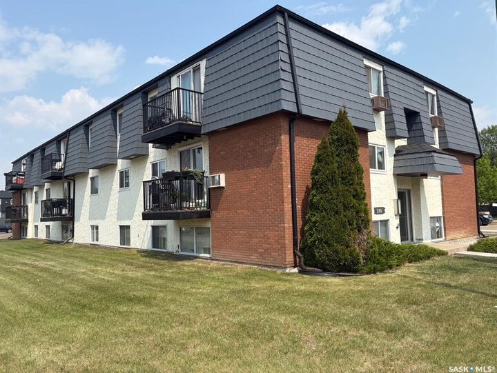 176 Acadia Court 10  Saskatoon SK S7H 4C4 photo