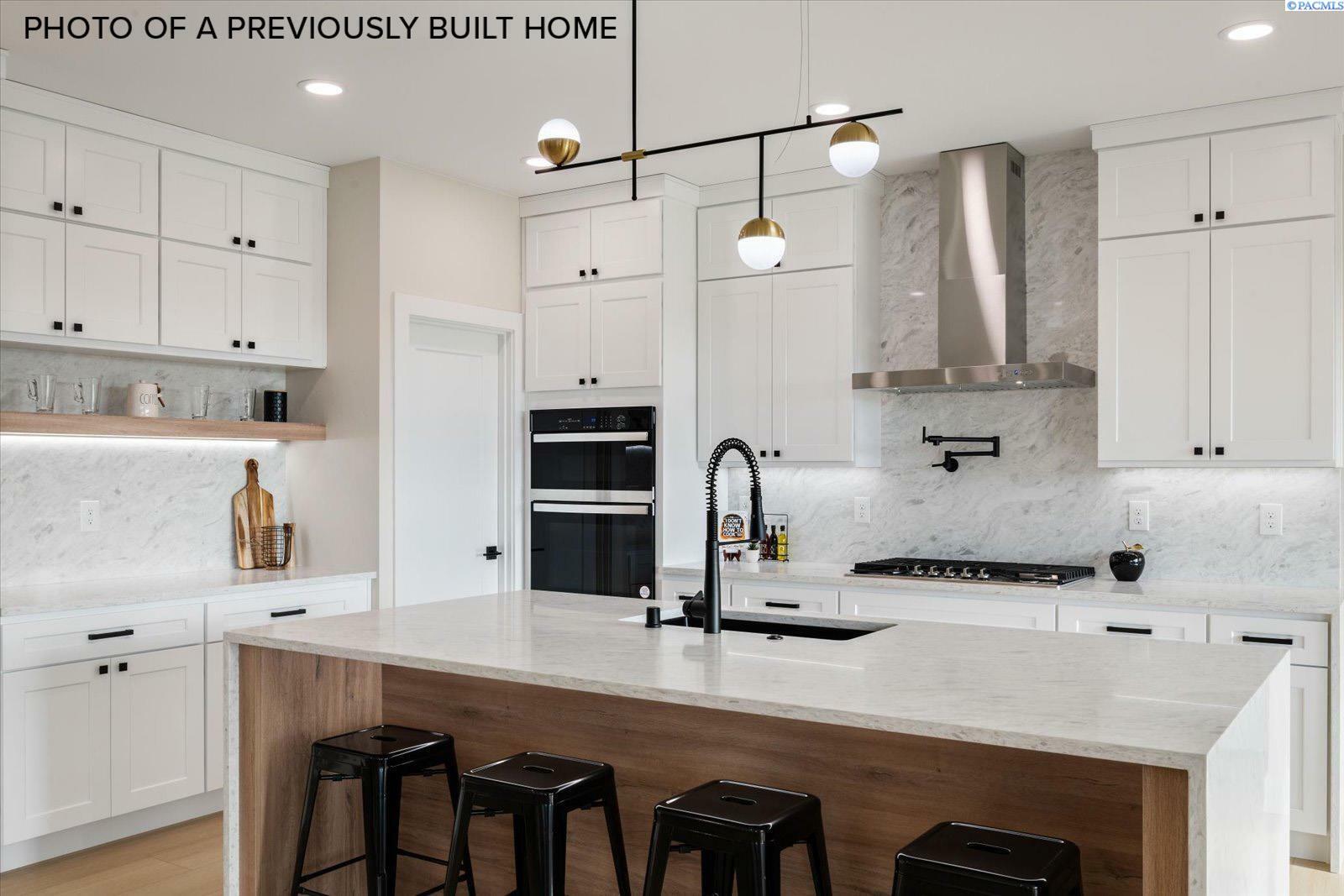 Property Photo: 7483 W 23rd Ave 11 WA 99338