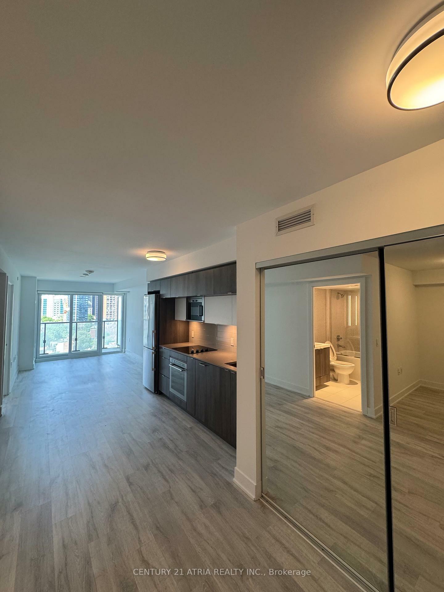 Property Photo: 575 Bloor Street E 1109 ON M4W 0B2