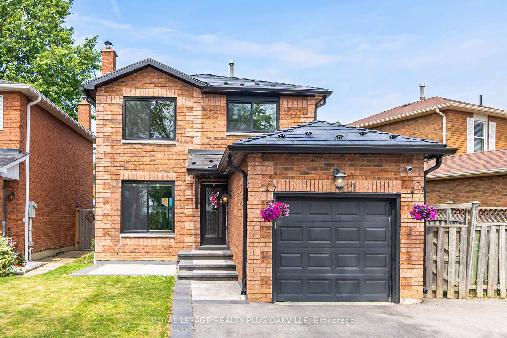Property Photo: 421 Laurentian Avenue ON L4Z 2J7