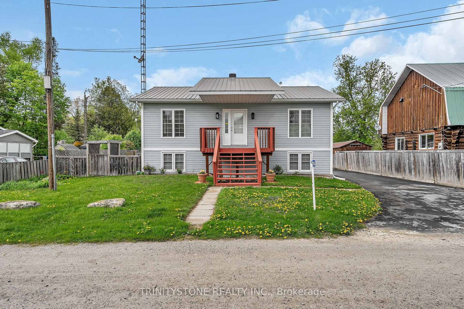 Photo de la propriété:  118 Bay Street  ON K7C 4K9 