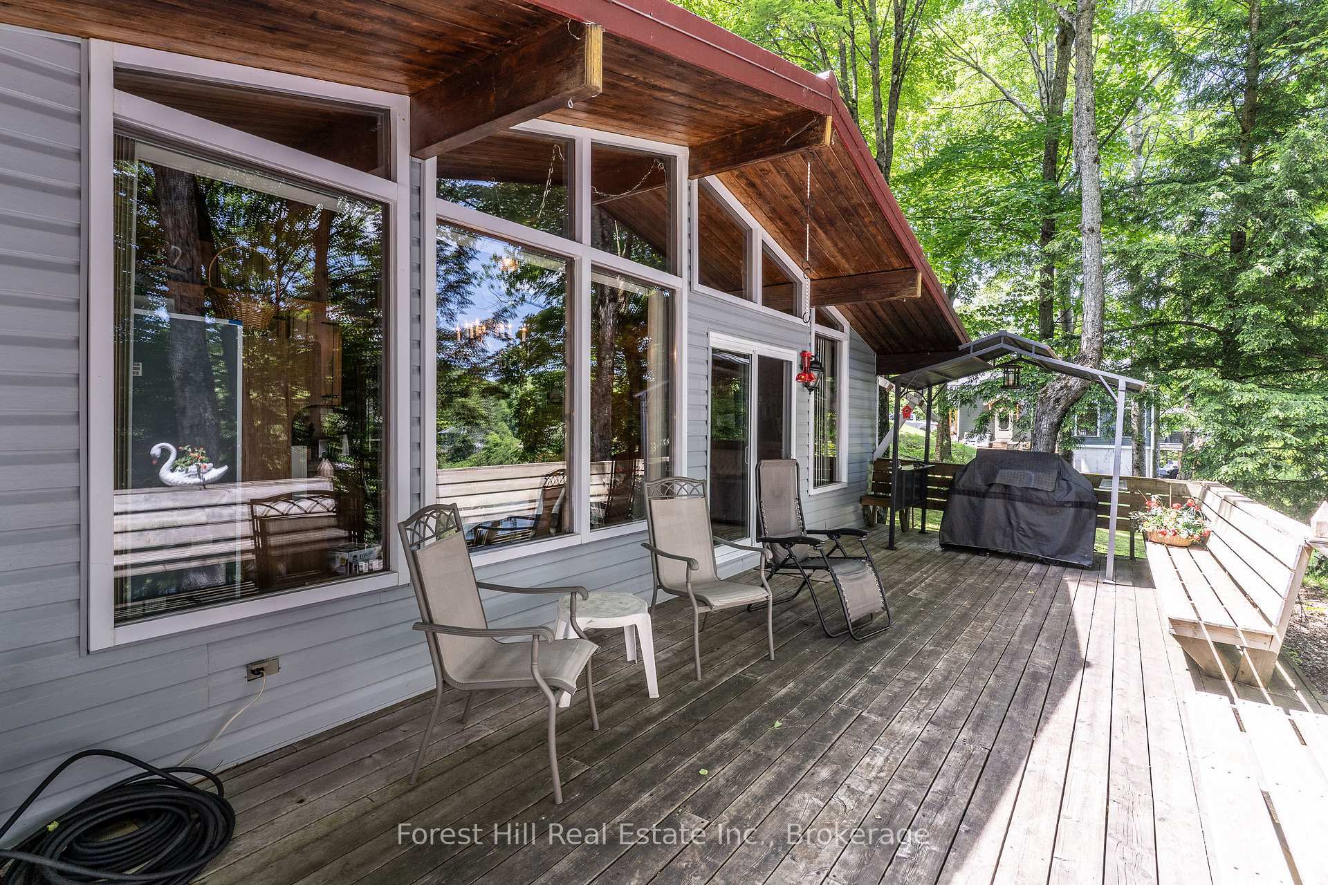 Property Photo: 116 Vernon Shores Blv Boulevard ON P1H 2J2
