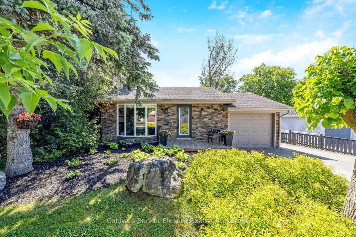 Property Photo:  3 Lorne Street  ON N0B 1T0 