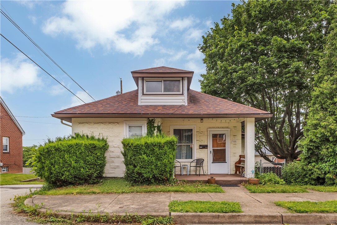 Property Photo: 1505 Raymond Ave PA 15650