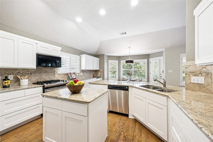 10905 Beachmont Lane  Austin TX 78739 photo