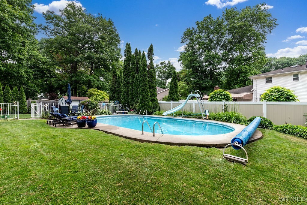 Property Photo: 6929 Sunnydale Drive NY 14304