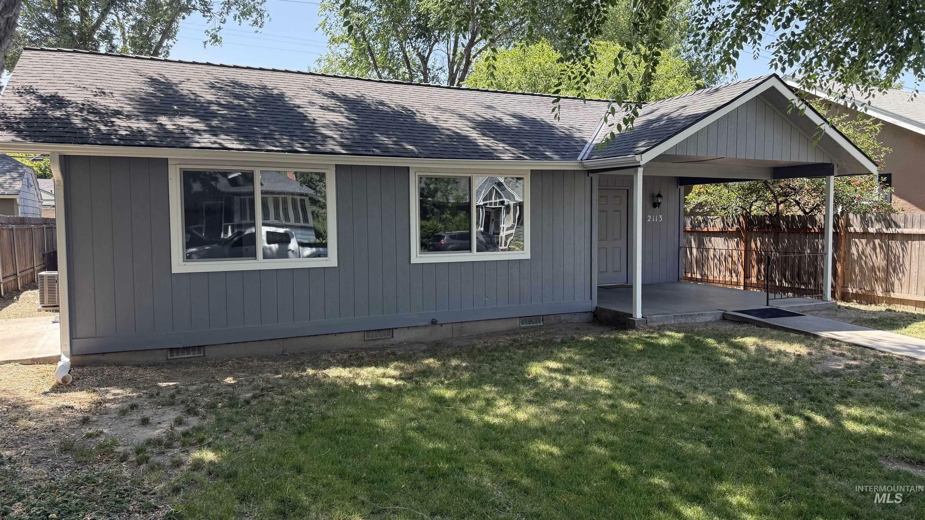 Property Photo:  2113 W Jefferson St  ID 83702 