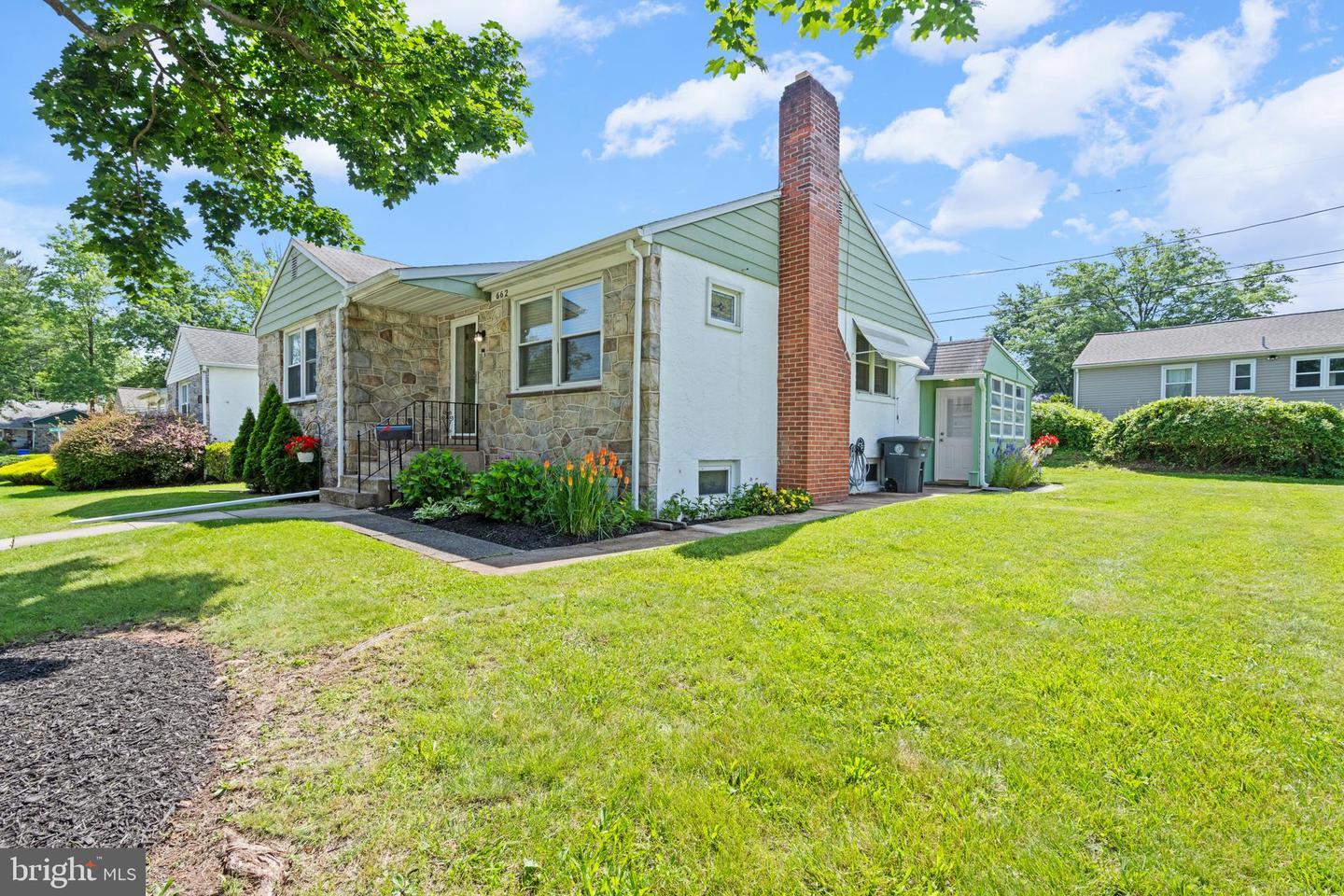 Property Photo: 662 Woodland Avenue PA 19464