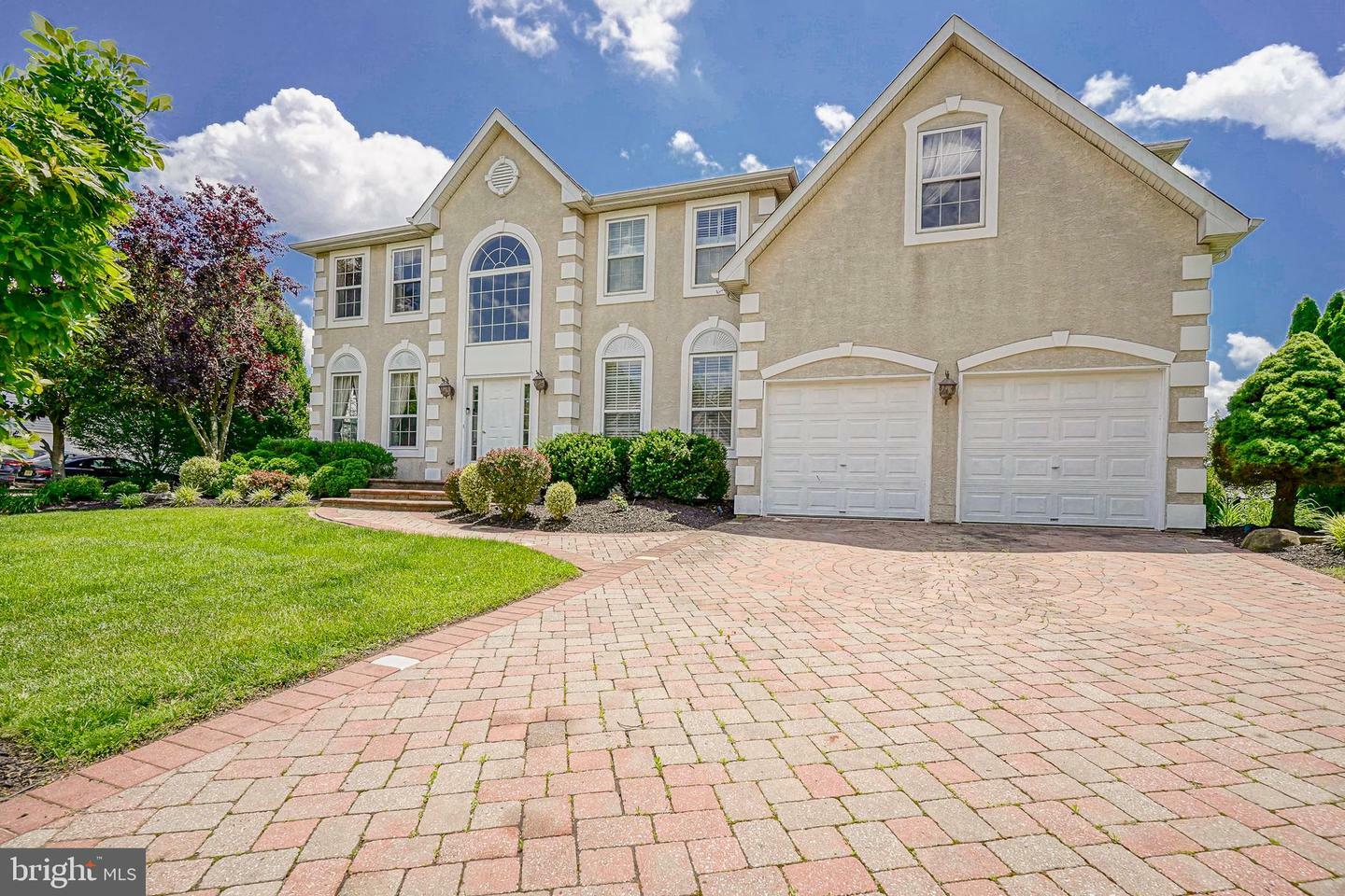 Property Photo:  8 Cove Court  NJ 08036 