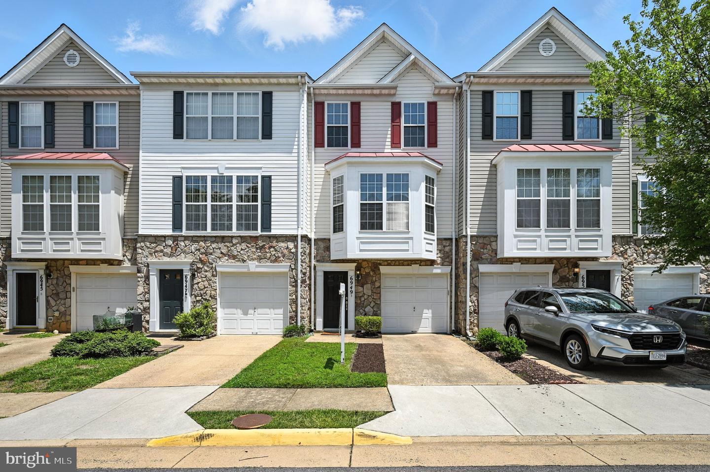 Property Photo: 6949 Banchory Court VA 22315