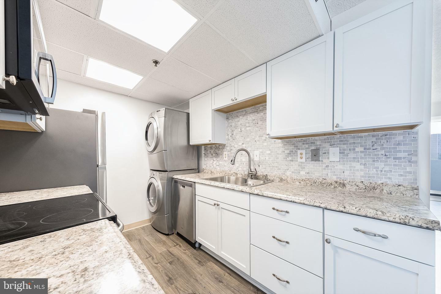 Property Photo: 5911 Edsall Road 912 VA 22304