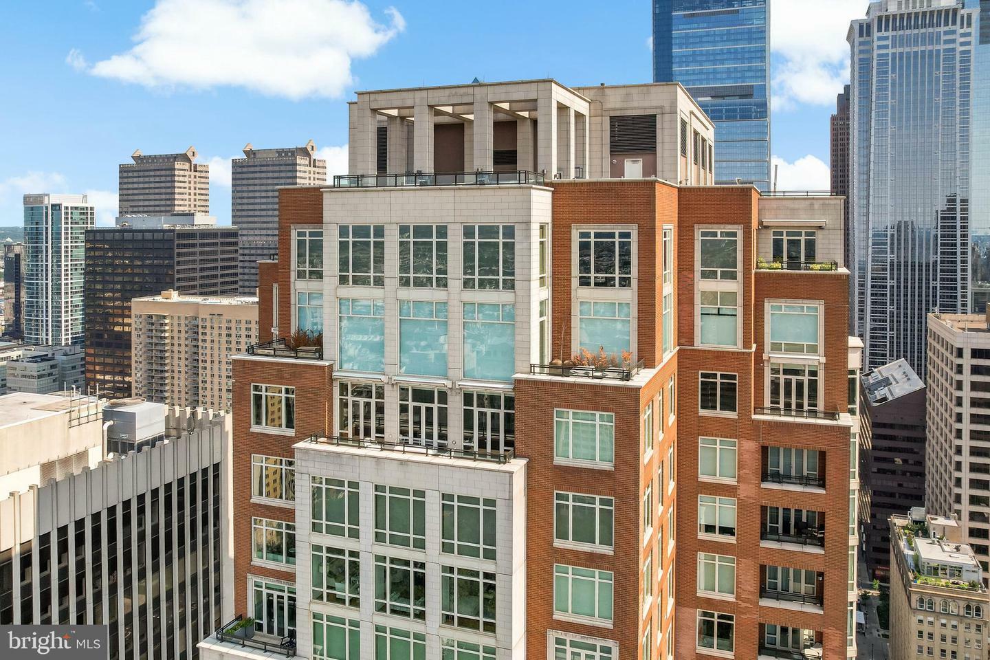 Property Photo: 130 S 18th Street 3102 PA 19103