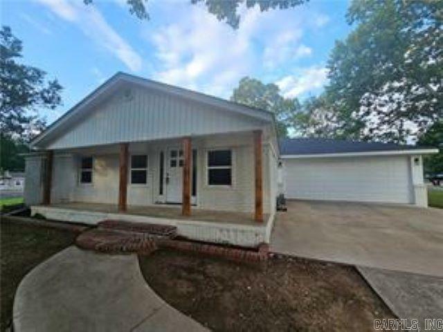 Property Photo: 612 N Greenwich Ave AR 72801