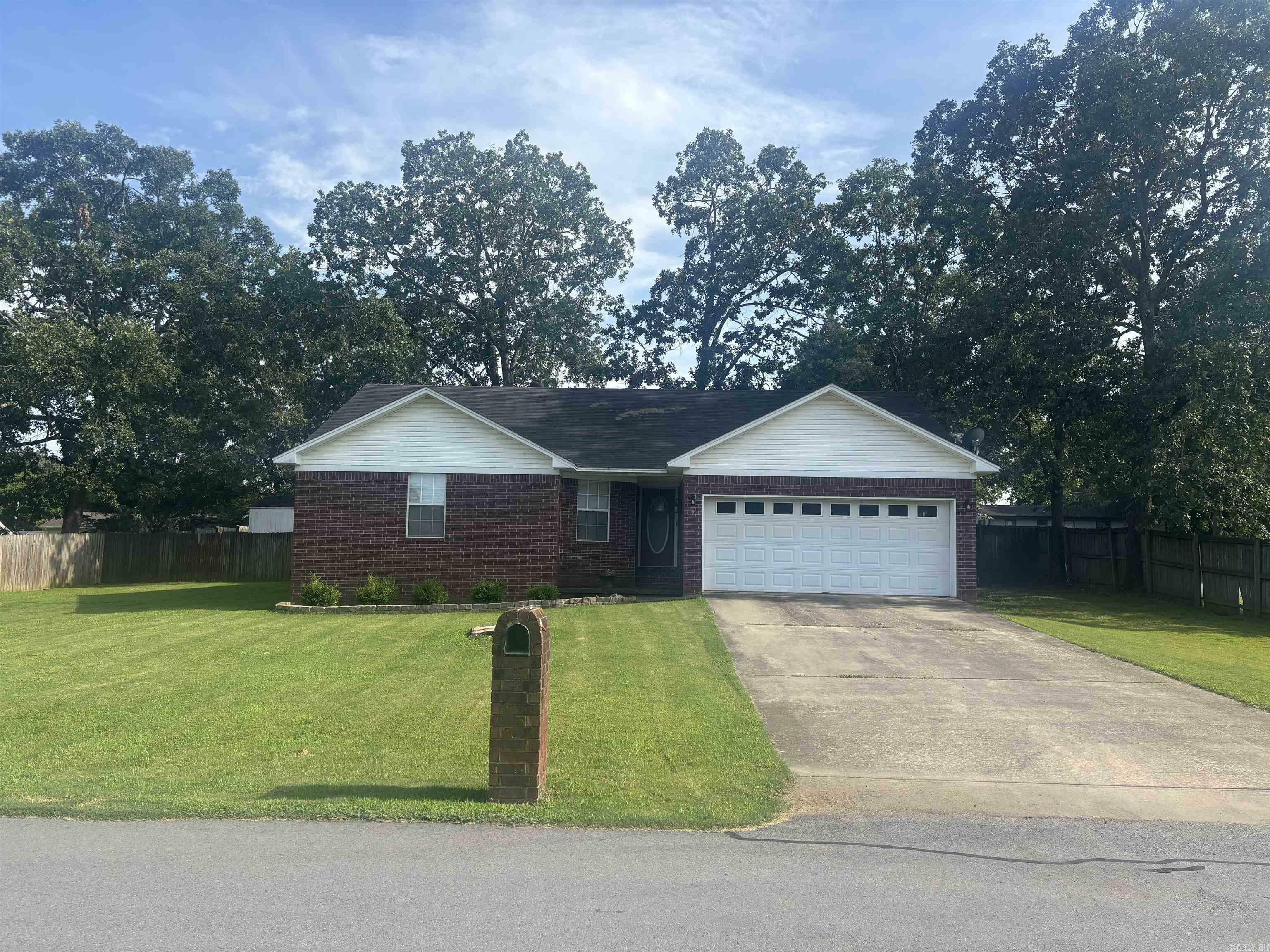 Property Photo: 2 Ledrick Circle AR 72106