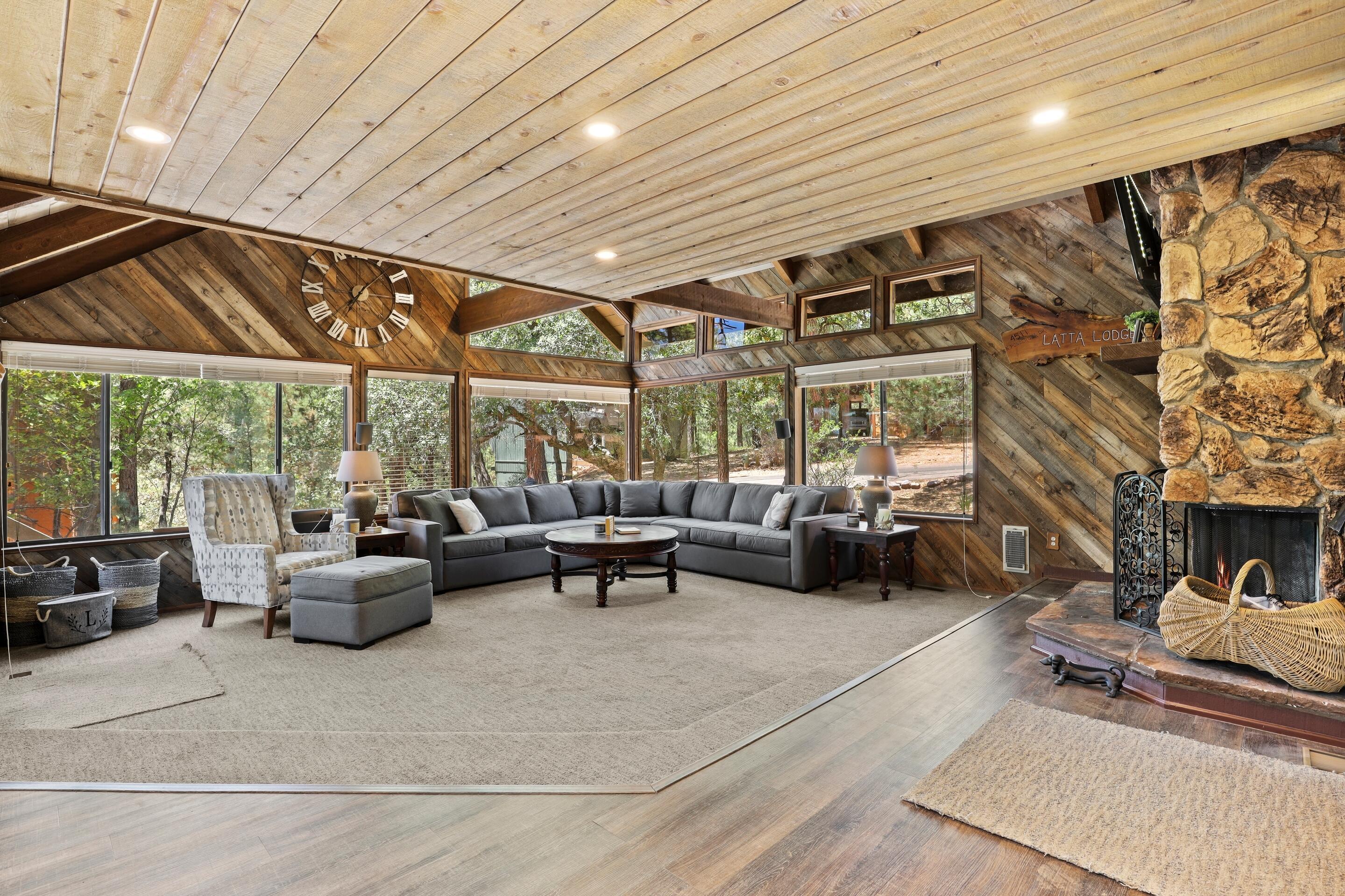 Property Photo: 4511 N Ponderosa Drive AZ 85544