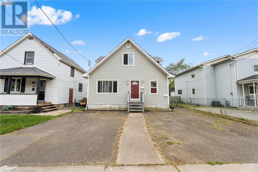 Property Photo:  42 Vine Street  ON L2R 3X8 