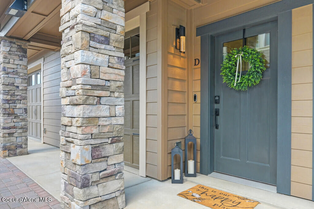 Property Photo:  24493 E Pinnacle Court #D  WA 99019 