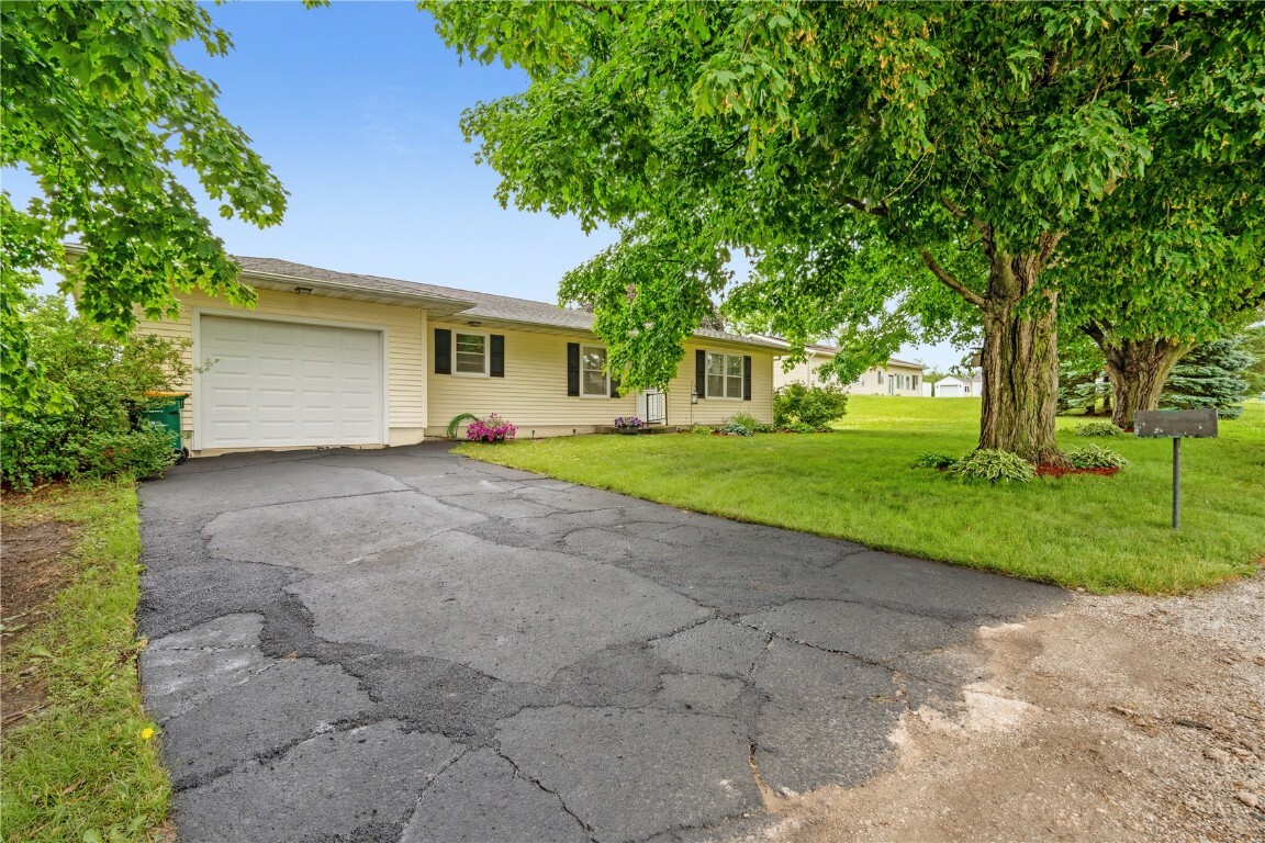 Property Photo: 409 2nd Street IA 52206