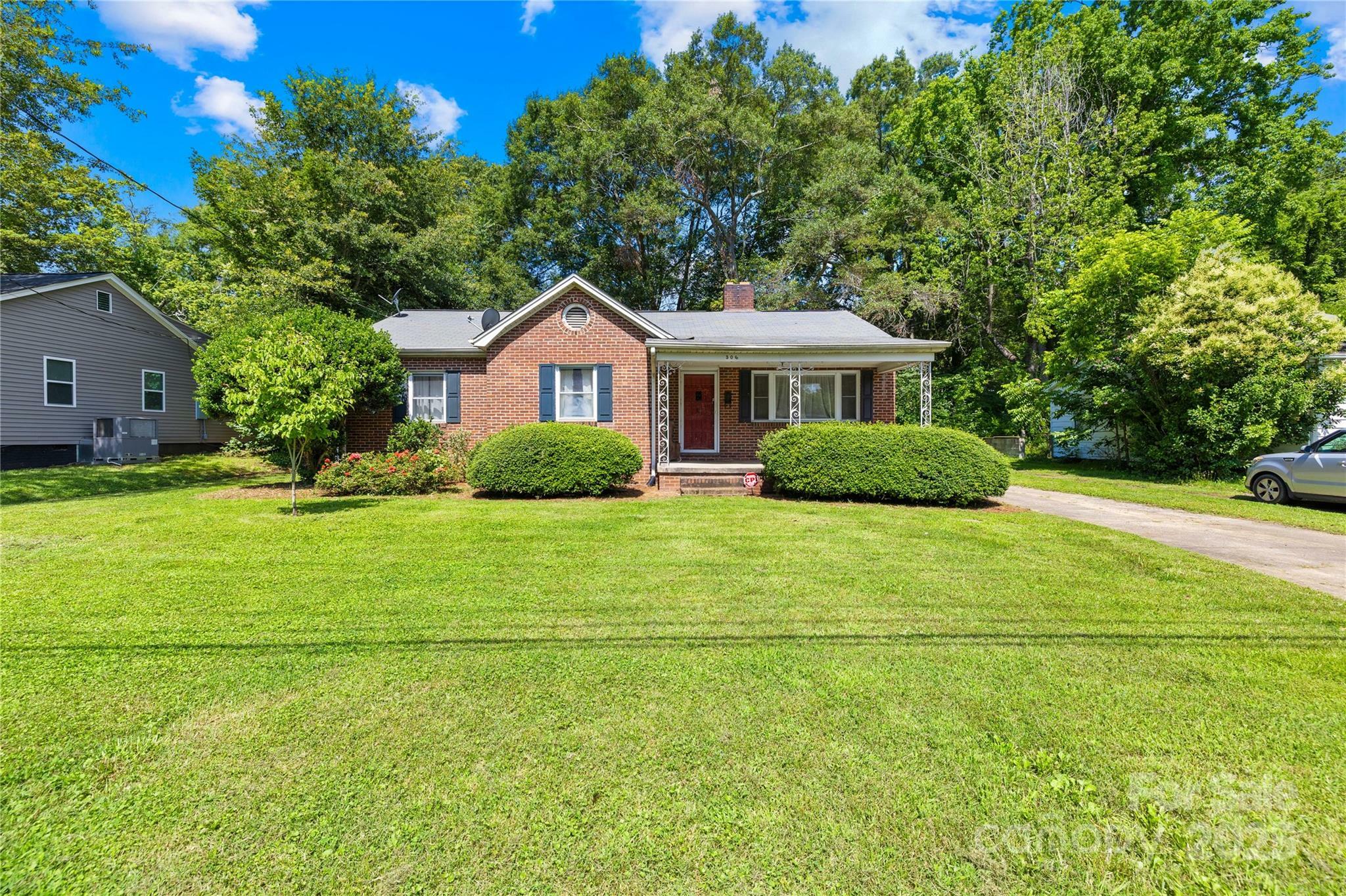 Property Photo: 506 Gold Street NC 28150
