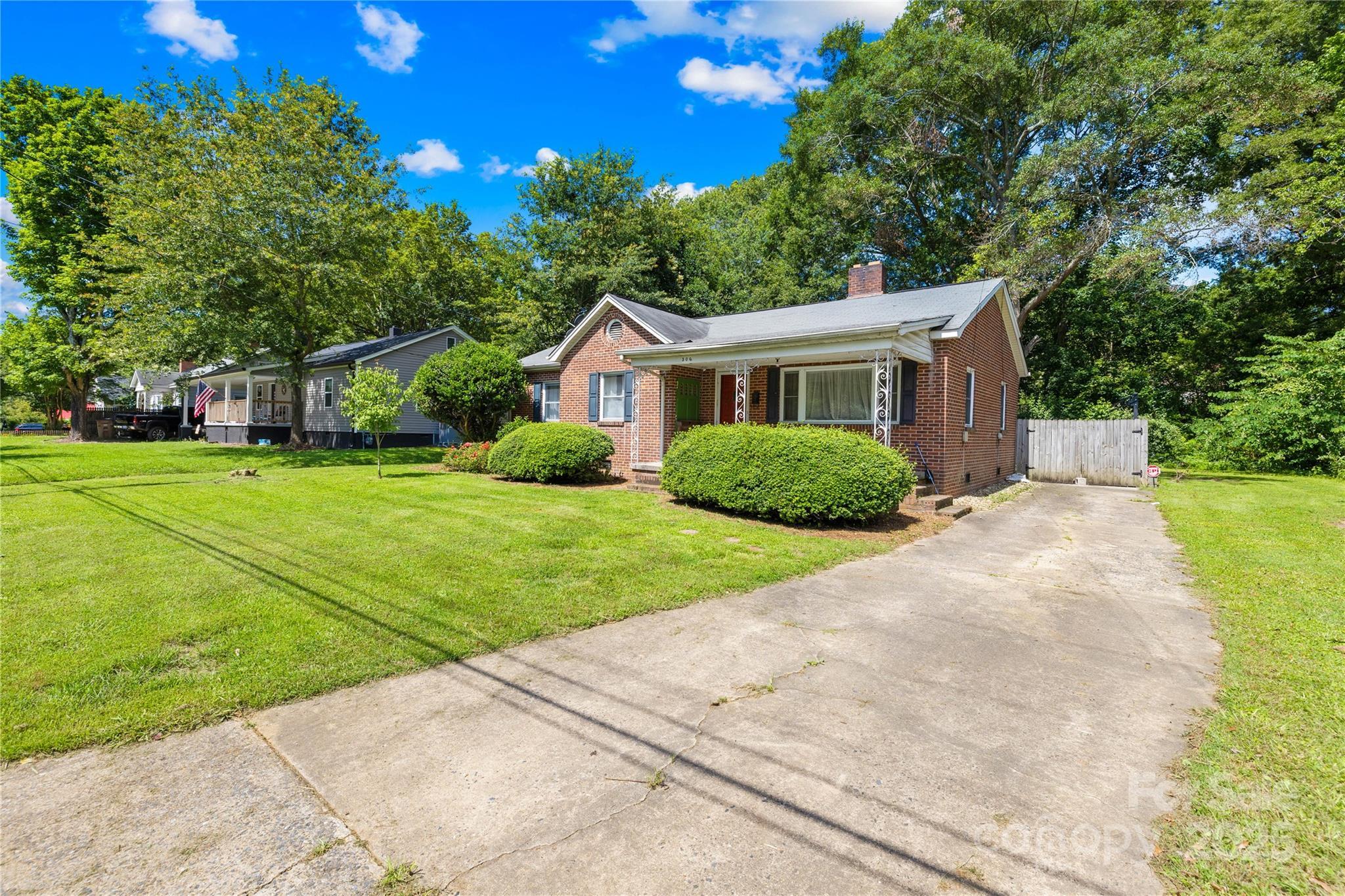 Property Photo: 506 Gold Street NC 28150